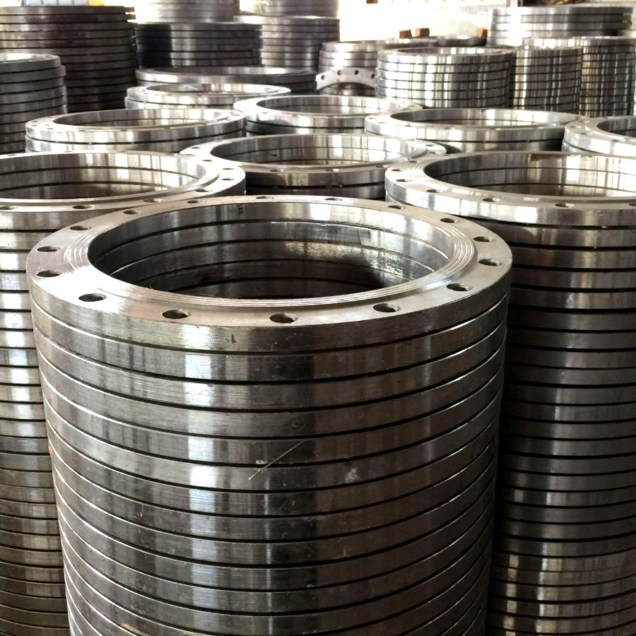 通常平插法蘭使用什么材料？